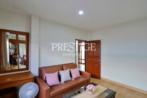 House in Pattaya, Thailand 3 bedrooms № 198519 - photo 17