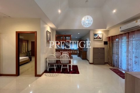 Casa de 3 dormitorios en Pattaya, Tailandia № 198521 - foto 4