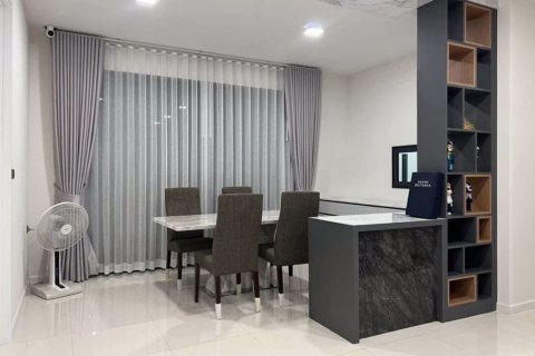 Casa de 4 dormitorios en Bang Kaeo, Tailandia № 47584 - foto 2