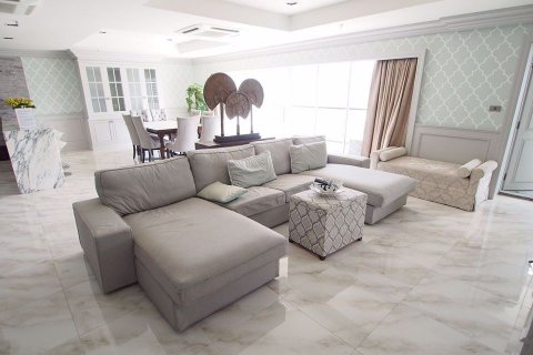 Condo in Watthana, Bangkok, Thailand, 4 bedrooms № 47590