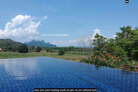 Chalet de 4 dormitorios en Hua Hin, Tailandia № 139625 - foto 6