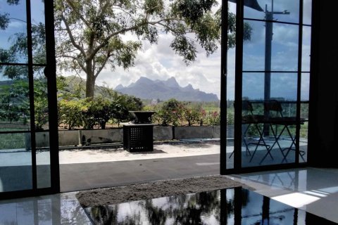 Chalet de 4 dormitorios en Hua Hin, Tailandia № 139625 - foto 10