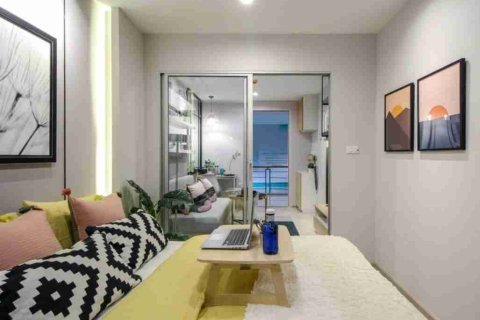 Condominio de 1 dormitorio en Thonburi, Bangkok, Tailandia № 208875 - foto 13