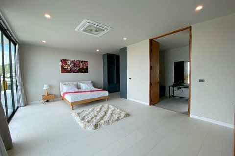 Chalet de 5 dormitorios en Hua Hin, Tailandia № 168340 - foto 20