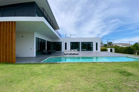 Chalet de 5 dormitorios en Hua Hin, Tailandia № 168340 - foto 2