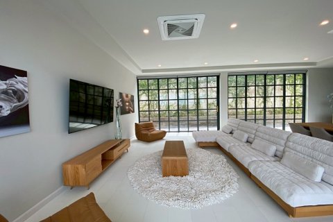 Chalet de 5 dormitorios en Hua Hin, Tailandia № 168340 - foto 8