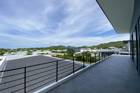 Chalet de 5 dormitorios en Hua Hin, Tailandia № 168340 - foto 22