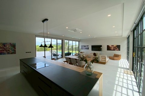 Chalet de 5 dormitorios en Hua Hin, Tailandia № 168340 - foto 5