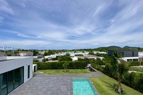 Chalet de 5 dormitorios en Hua Hin, Tailandia № 168340 - foto 27