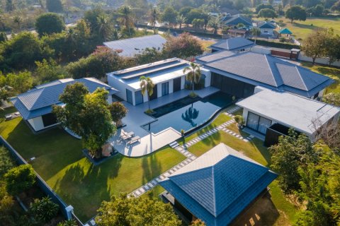 Chalet de 6 dormitorios en Hua Hin, Tailandia № 168382 - foto 3
