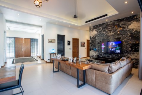 Chalet de 6 dormitorios en Hua Hin, Tailandia № 168382 - foto 17