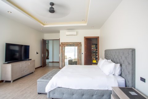 Chalet de 6 dormitorios en Hua Hin, Tailandia № 168382 - foto 29
