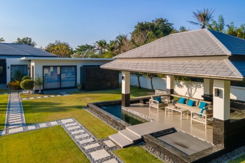 Chalet de 6 dormitorios en Hua Hin, Tailandia № 168382 - foto 8
