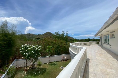 Chalet de 6 dormitorios en Hua Hin, Tailandia № 168348 - foto 23
