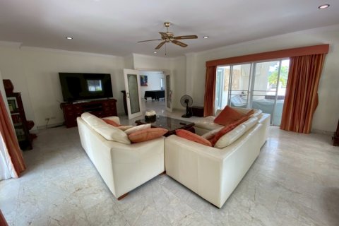 Chalet de 6 dormitorios en Hua Hin, Tailandia № 168348 - foto 9