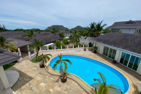 Chalet de 6 dormitorios en Hua Hin, Tailandia № 168348 - foto 22