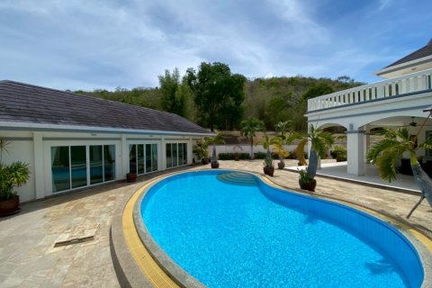 Chalet de 6 dormitorios en Hua Hin, Tailandia № 168348 - foto 5