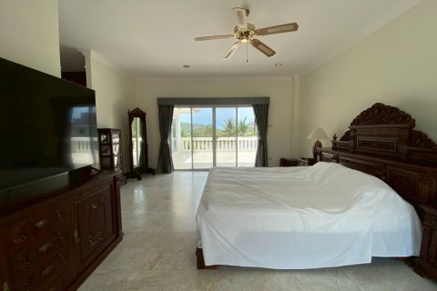 Chalet de 6 dormitorios en Hua Hin, Tailandia № 168348 - foto 16