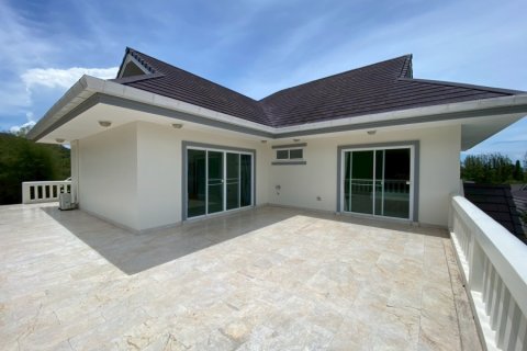 Chalet de 6 dormitorios en Hua Hin, Tailandia № 168348 - foto 20