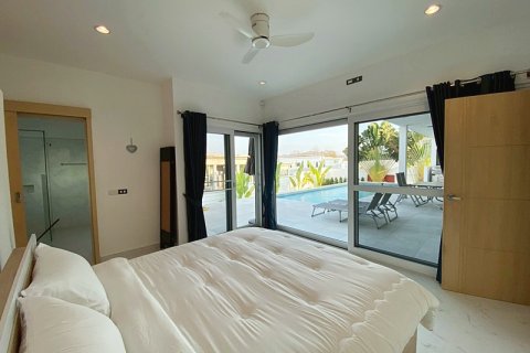 Chalet de 2 dormitorios en Hua Hin, Tailandia № 168347 - foto 25