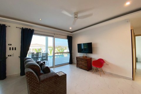 Chalet de 2 dormitorios en Hua Hin, Tailandia № 168347 - foto 20
