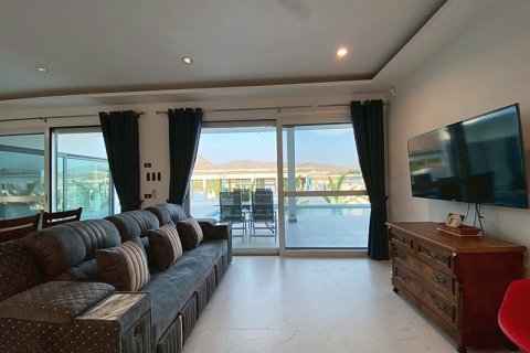 Chalet de 2 dormitorios en Hua Hin, Tailandia № 168347 - foto 19