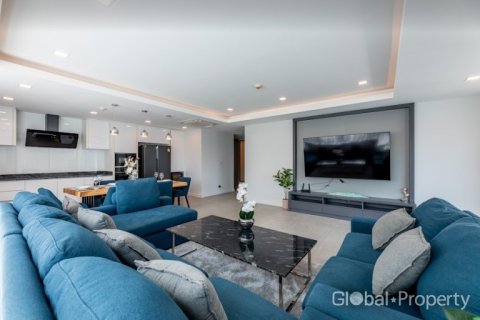 Condo à Chon Buri, Thaïlande, 3 chambres à Serenity Residence Jomtien № 134432