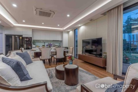 Casa de 4 dormitorios en Pattaya, Tailandia № 134426 - foto 17