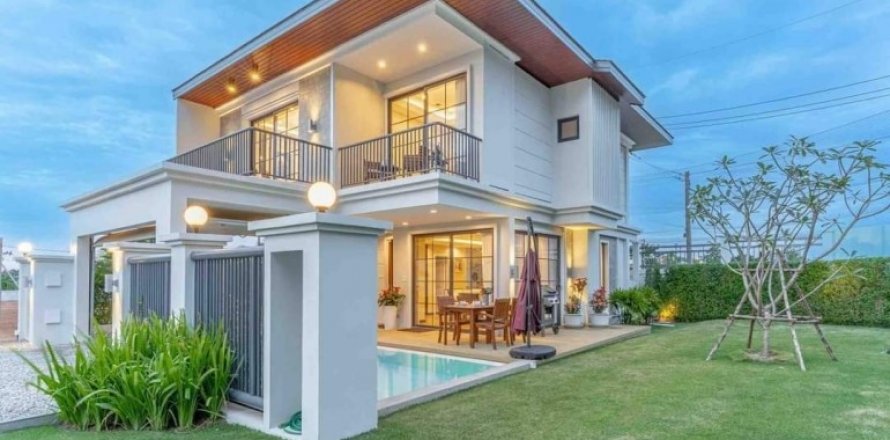 Casa de 4 dormitorios en Pattaya, Tailandia № 134426