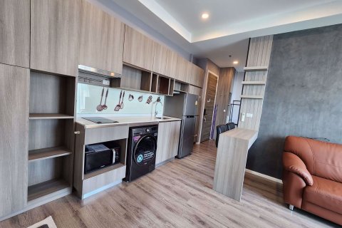 Condominio de 2 dormitorios en Bang Kapi, Bangkok, Tailandia № 54190 - foto 3