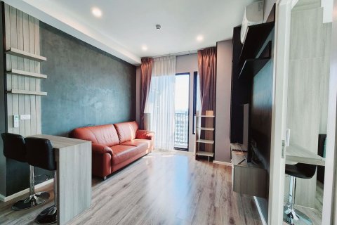 Condominio de 2 dormitorios en Bang Kapi, Bangkok, Tailandia № 54190 - foto 2