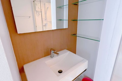 Condominio de 1 dormitorio en Khlong San, Bangkok, Tailandia № 54191 - foto 10