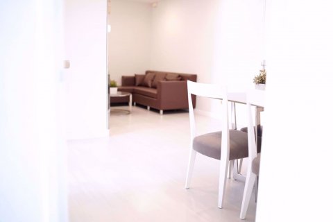 Condominio de 1 dormitorio en Khlong San, Bangkok, Tailandia № 54191 - foto 3