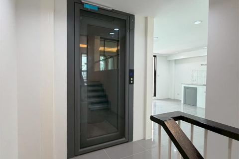 Townhouse in Bangkok, Thailand 4 bedrooms № 189681