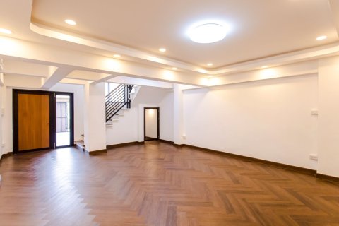 Casa de 4 dormitorios en Bangkok, Tailandia № 159384 - foto 6
