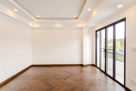 Casa de 4 dormitorios en Bangkok, Tailandia № 159384 - foto 19