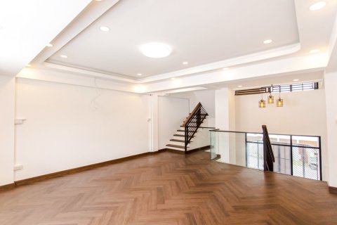 Casa de 4 dormitorios en Bangkok, Tailandia № 159384 - foto 11
