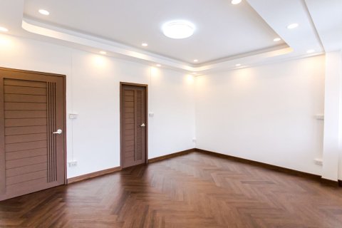 Casa de 4 dormitorios en Bangkok, Tailandia № 159384 - foto 30