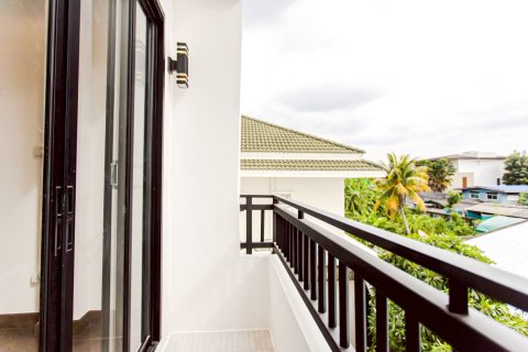 Casa de 4 dormitorios en Bangkok, Tailandia № 159384 - foto 16