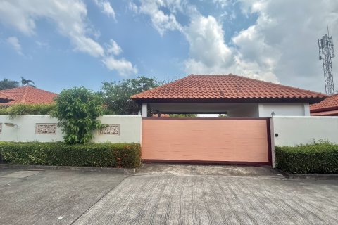 Casa de 3 dormitorios en Pattaya, Tailandia № 155647 - foto 13