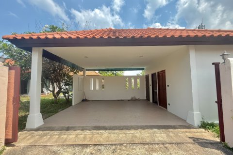 Casa de 3 dormitorios en Pattaya, Tailandia № 155647 - foto 14