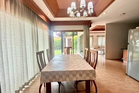 Casa de 3 dormitorios en Pattaya, Tailandia № 155647 - foto 17