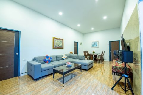 Casa de 3 dormitorios en Pattaya, Tailandia № 155648 - foto 11