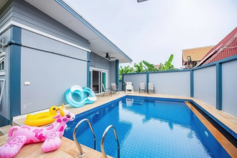 Casa de 3 dormitorios en Pattaya, Tailandia № 155648 - foto 2