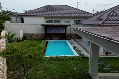 Casa de 3 dormitorios en Pattaya, Tailandia № 155651 - foto 3
