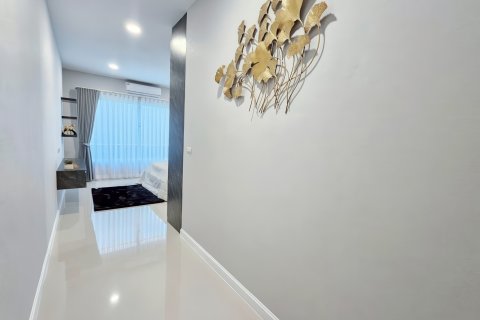 Casa de 3 dormitorios en Pattaya, Tailandia № 155651 - foto 19