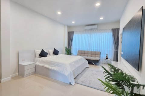 Casa de 3 dormitorios en Pattaya, Tailandia № 155651 - foto 14