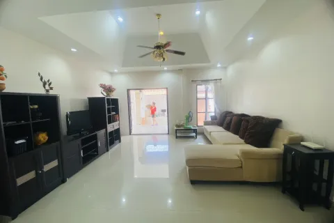 Casa de 3 dormitorios en Pattaya, Tailandia № 155646 - foto 7
