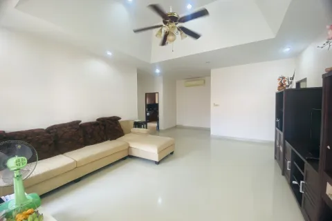 Casa de 3 dormitorios en Pattaya, Tailandia № 155646 - foto 10