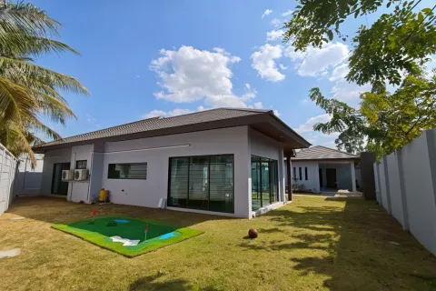 Casa de 3 dormitorios en Pattaya, Tailandia № 155650 - foto 5